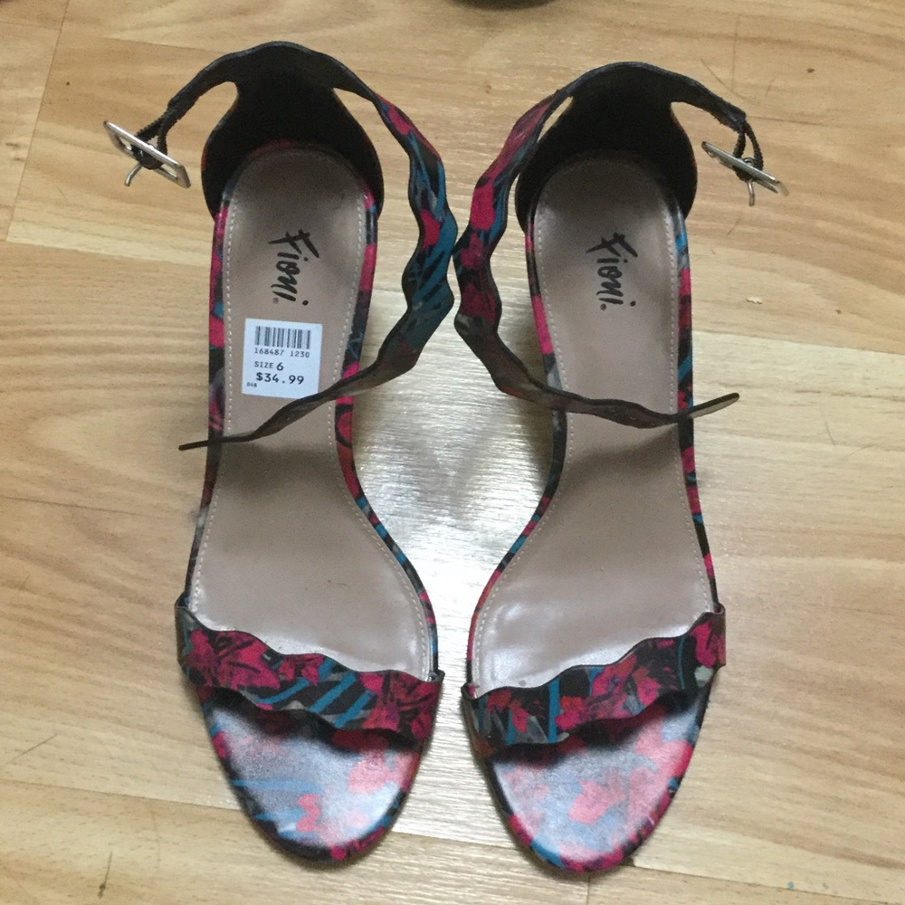 Women's shoes